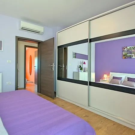 Luxury With Infinity Pool And Scenic Views In Motovun *