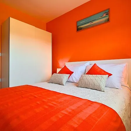 Luxury With Infinity Pool And Scenic Views In Motovun * Karojba